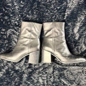 Vionic Women's Silver Heeled Boots